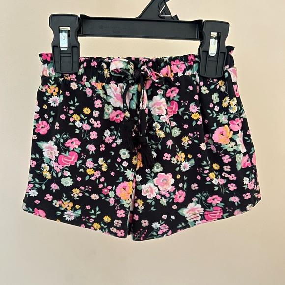 Black Floral Smocked Top + Shorts Set | Girls 3T | 2-Piece Summer Outfit - Picture 3 of 10